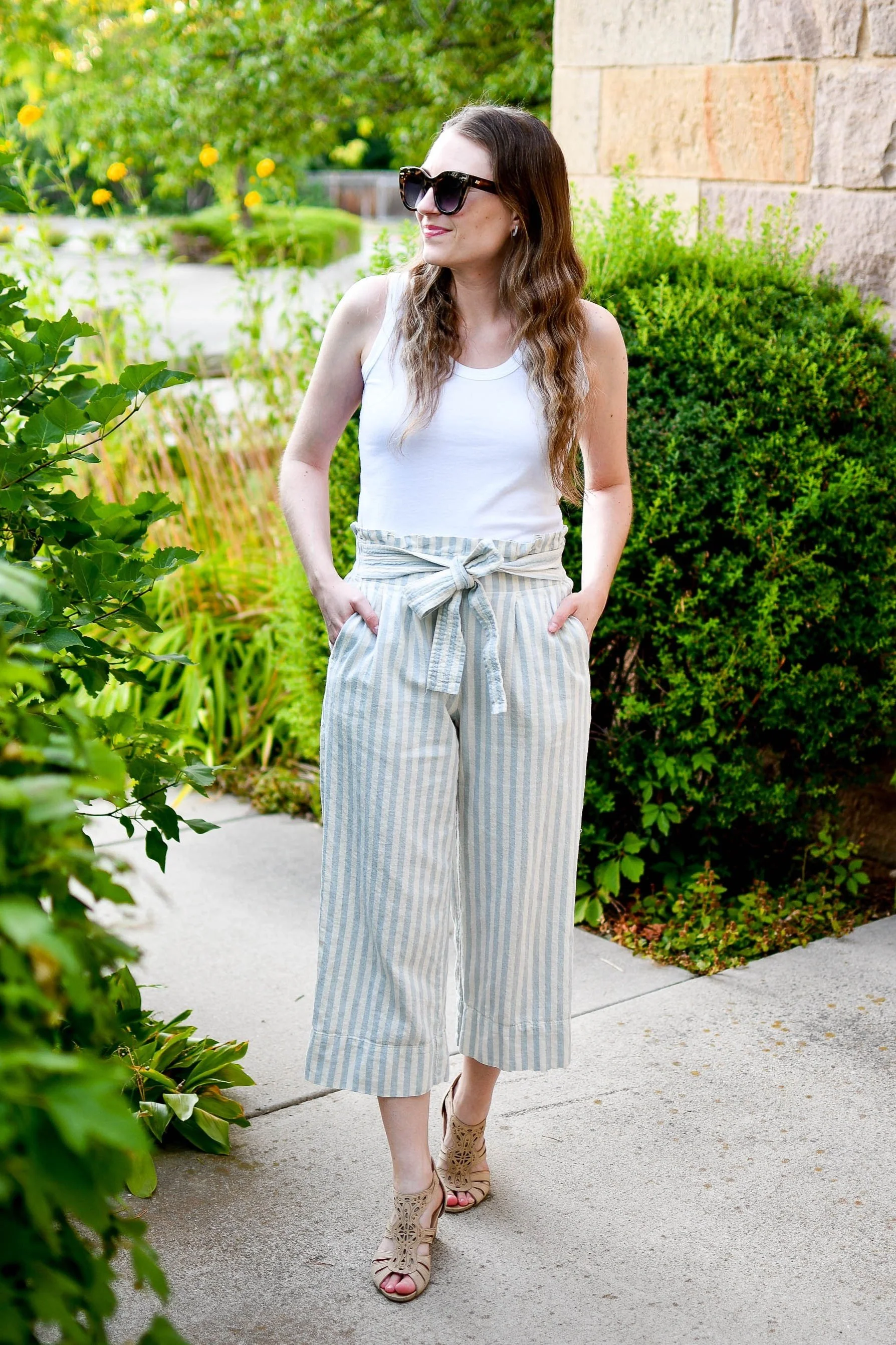 15 Linen Pants Outfit Ideas